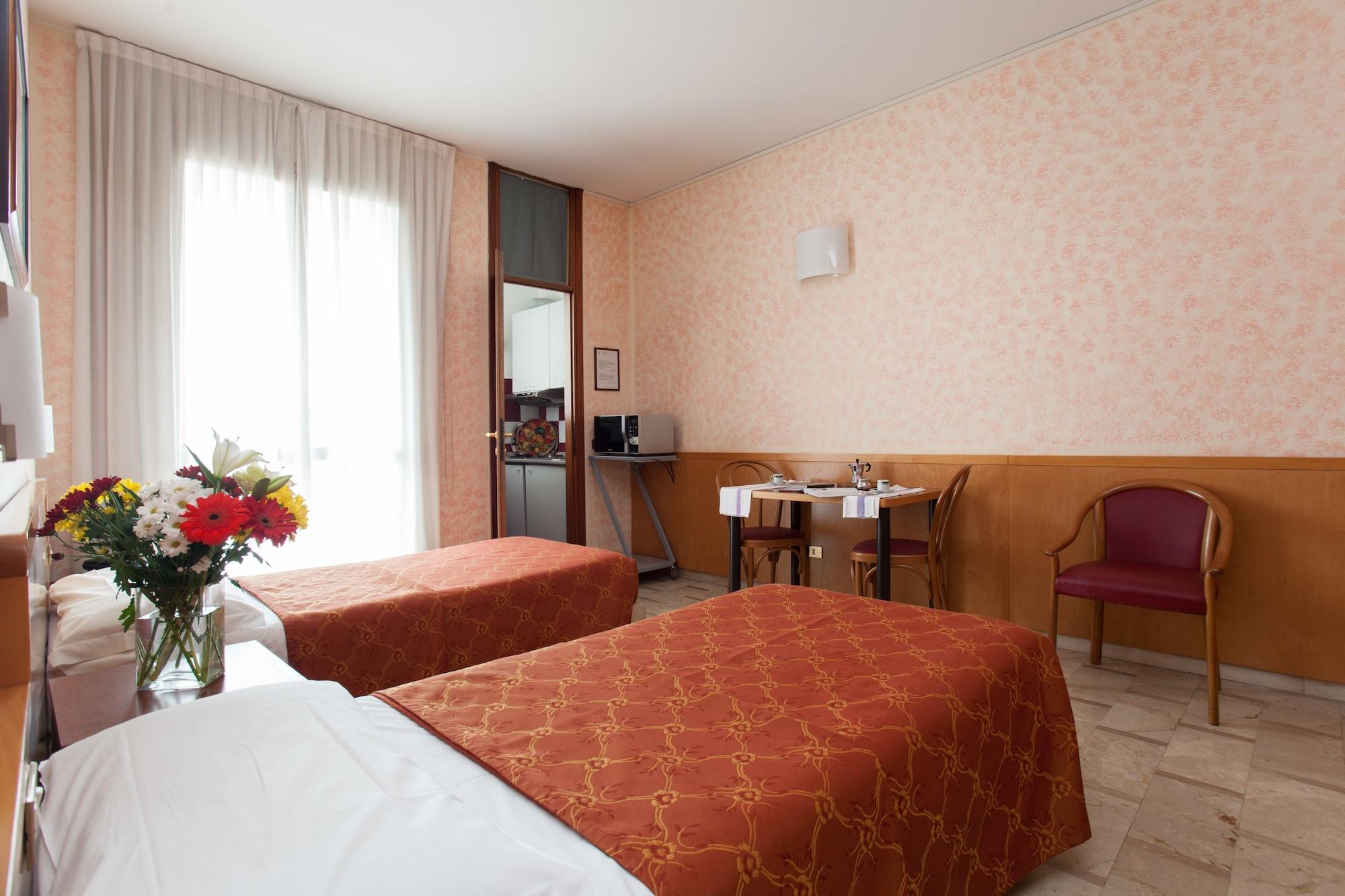Apart-hotel Ih Argonne Park
