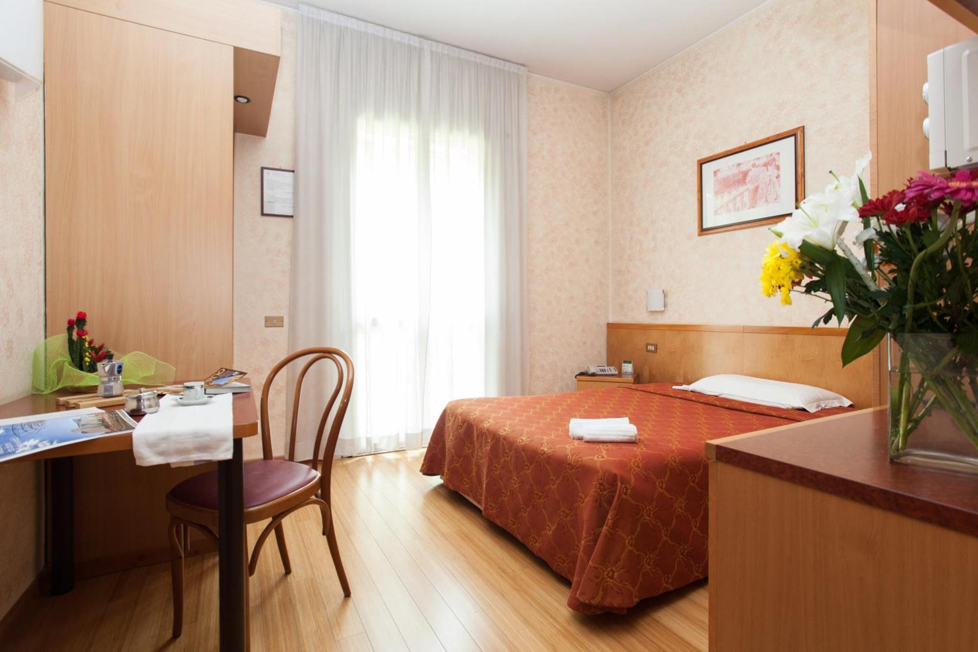 Apart-hotel Ih Argonne Park
