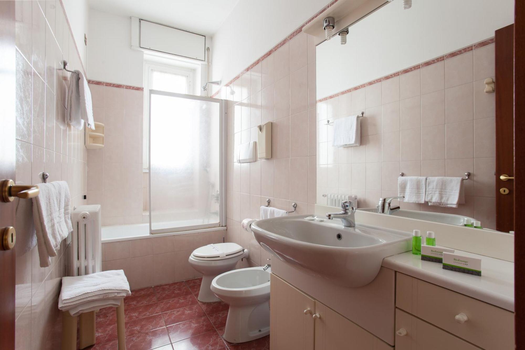 Ih Argonne Park Apart-hotel 3*