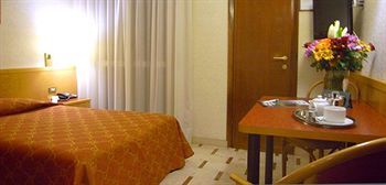 Ih Argonne Park Apart-hotel 3*