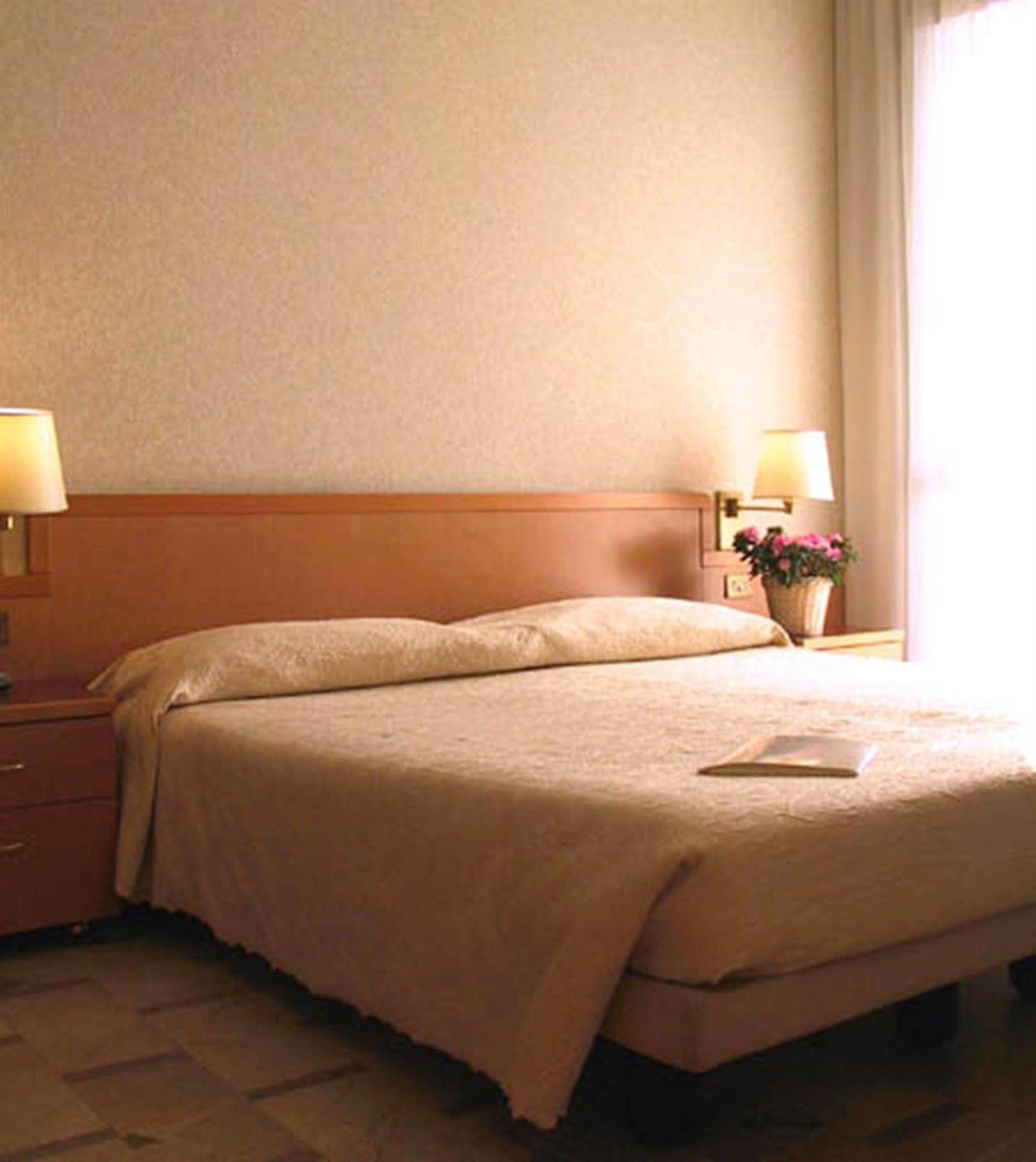 Ih Argonne Park Apart-hotel