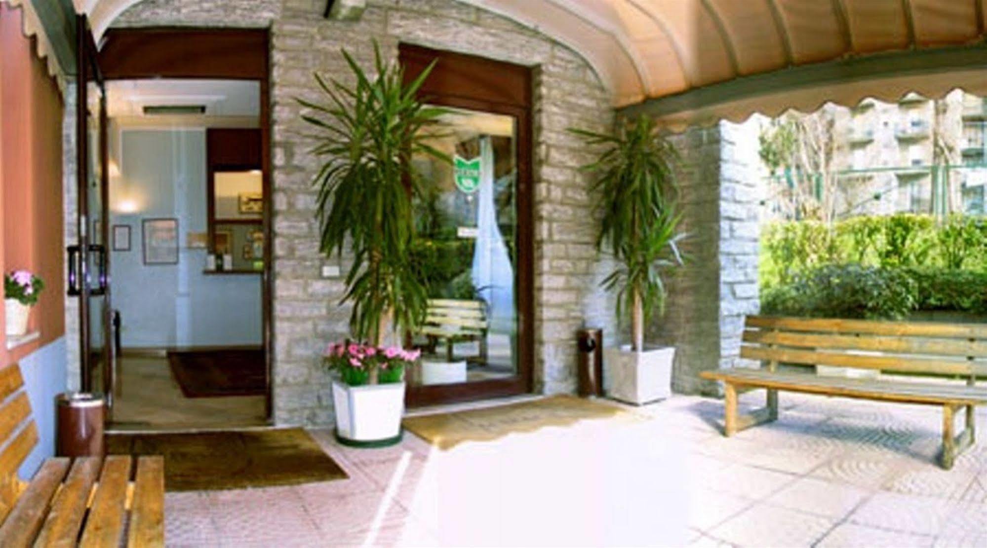 Apart-hotel Ih Argonne Park