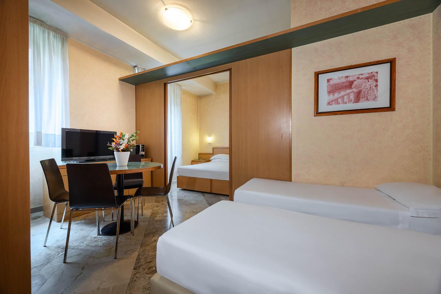 Ih Argonne Park Apartahotel